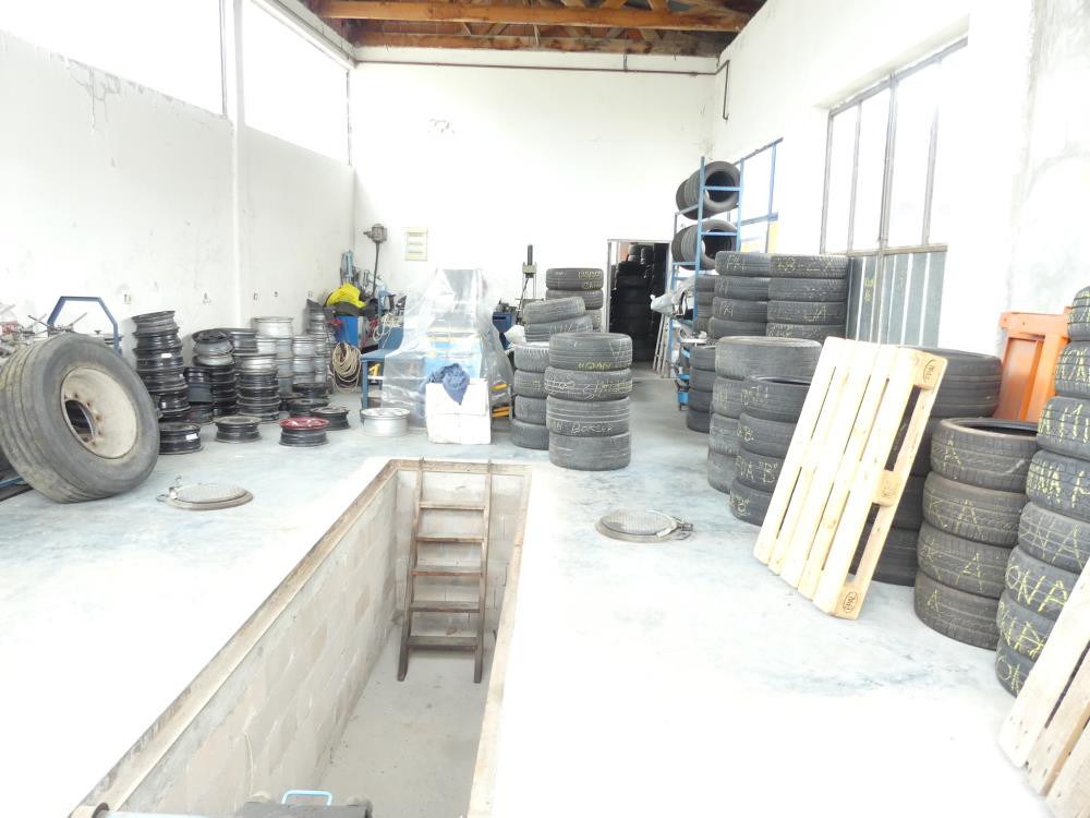 Poslovni prostor - hala i lokal 8