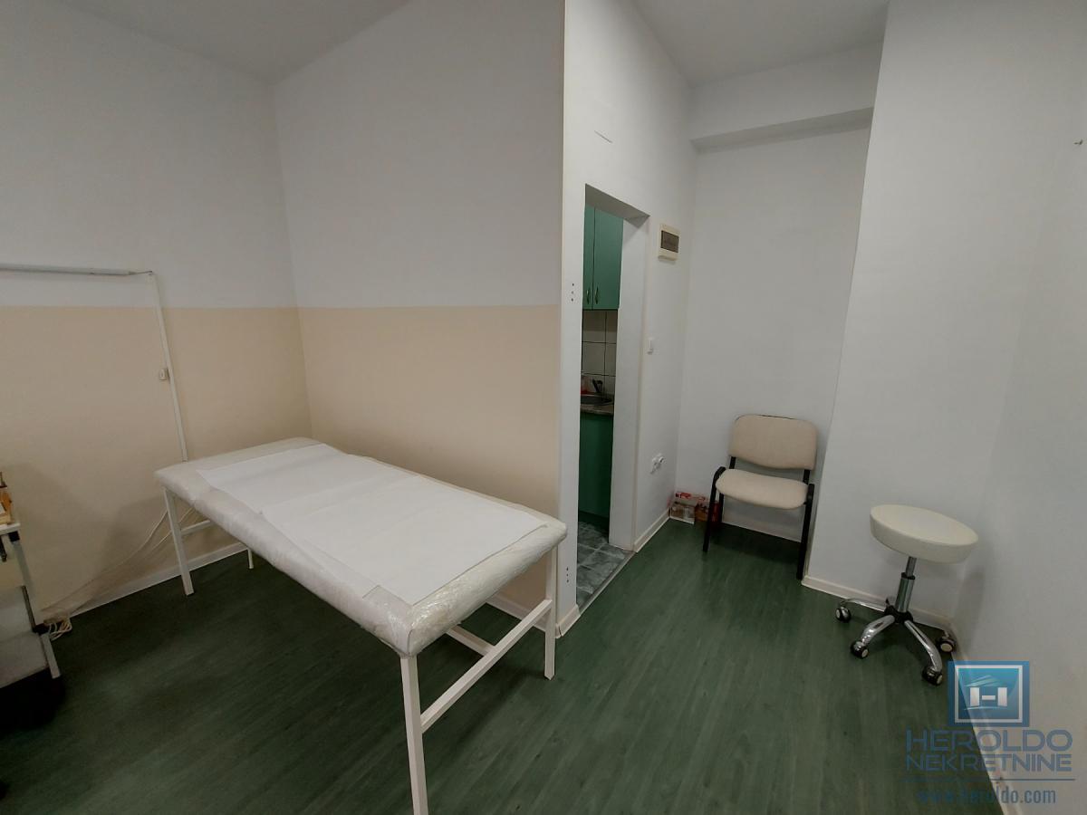 Poslovni prostor od 54m2 za izdavanje u centru 3