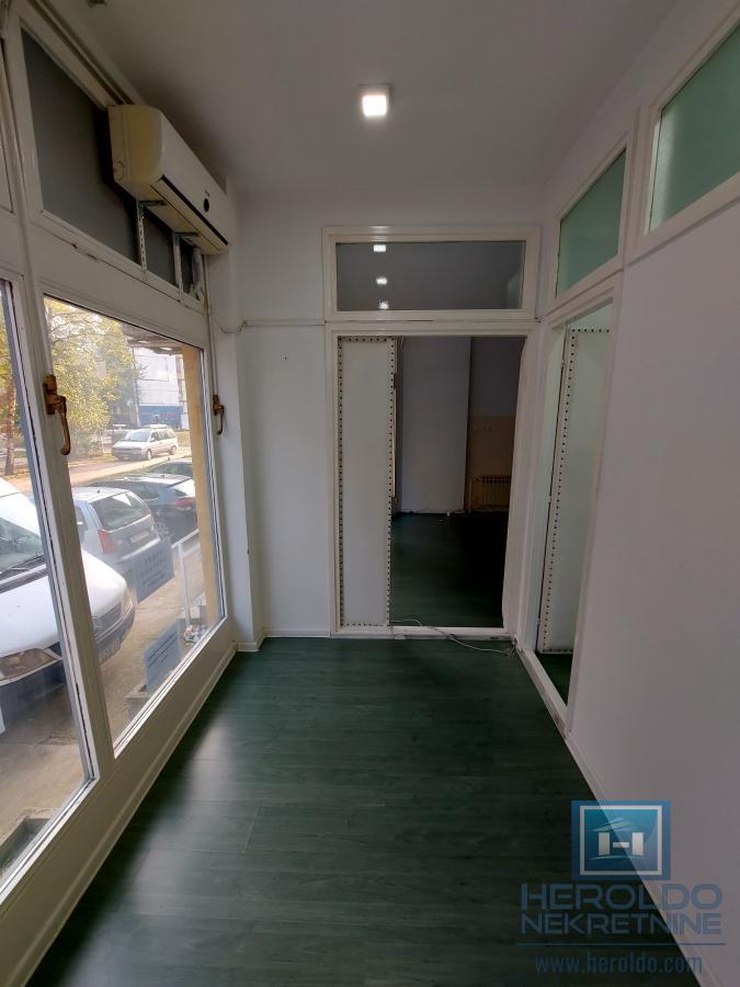 Poslovni prostor od 54m2 za izdavanje u centru 7