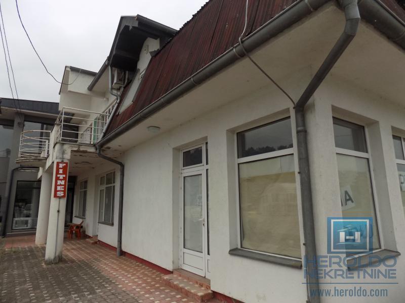 Poslovno stambeni objekat na ulazu  u Ćupriju 11