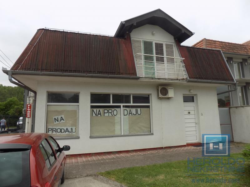 Poslovno stambeni objekat na ulazu  u Ćupriju 1