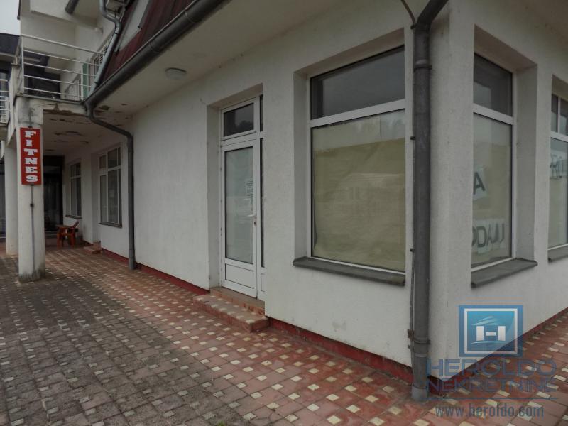 Poslovno stambeni objekat na ulazu  u Ćupriju 2