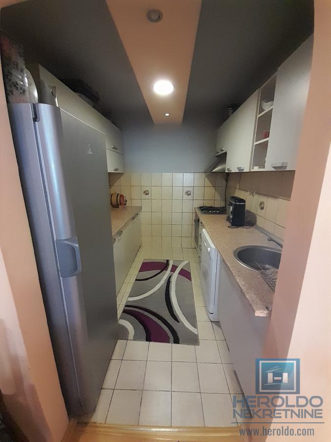 Prelepa kuca u mirnom delu grada 3