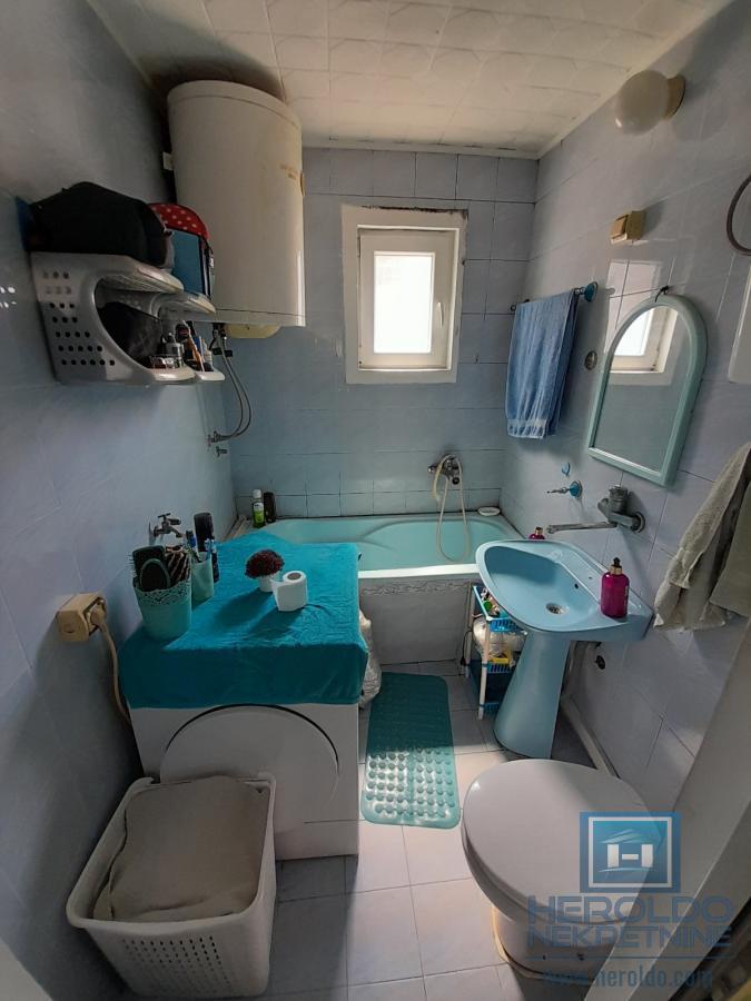 Prelepa kuca u mirnom delu grada 31