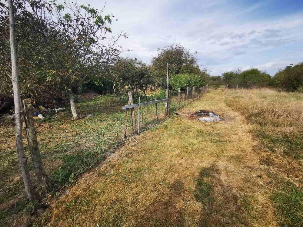 Prizemna vikendica sa velikim placem 17