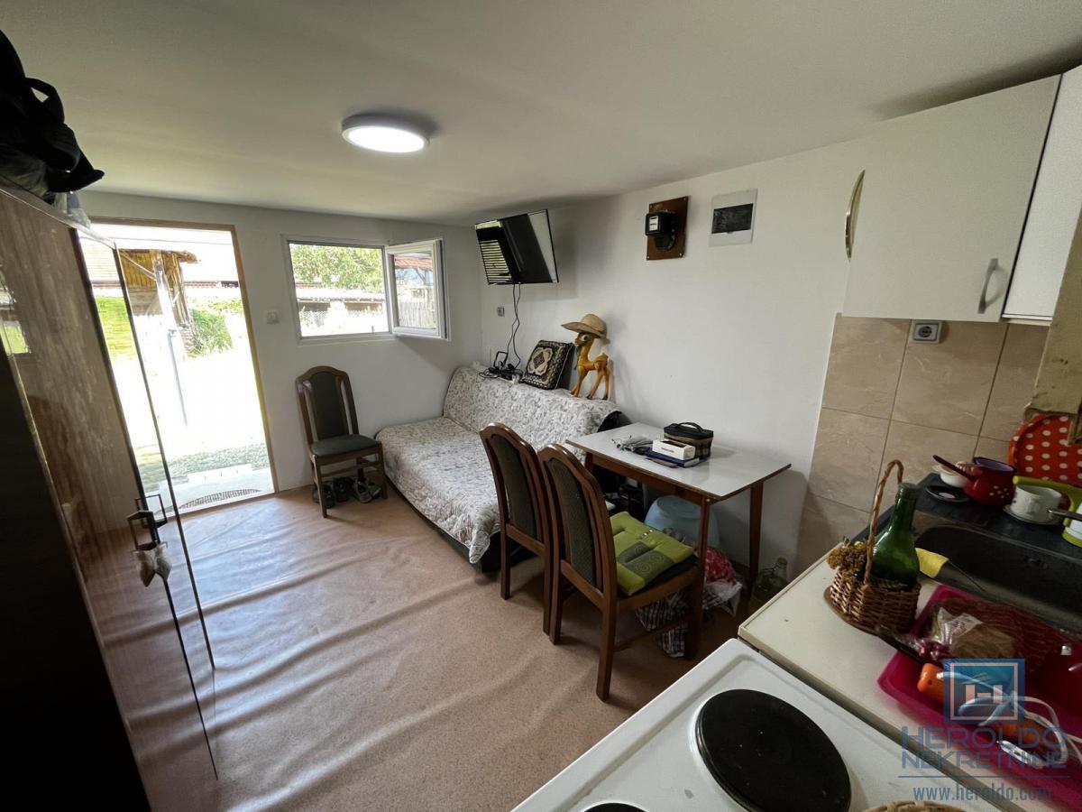 Prizemna vikendica sa velikim placem 5