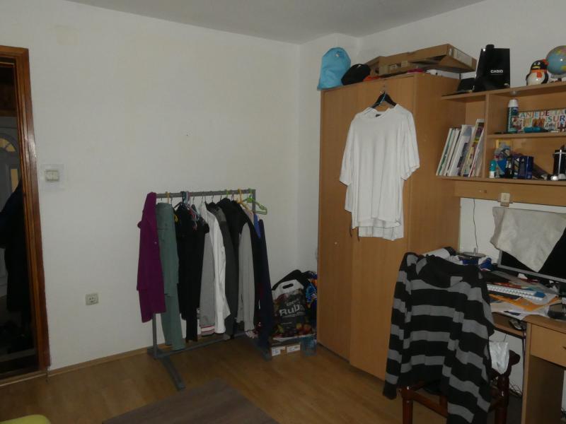 Prodaja - spratna kuća, Strelište 2