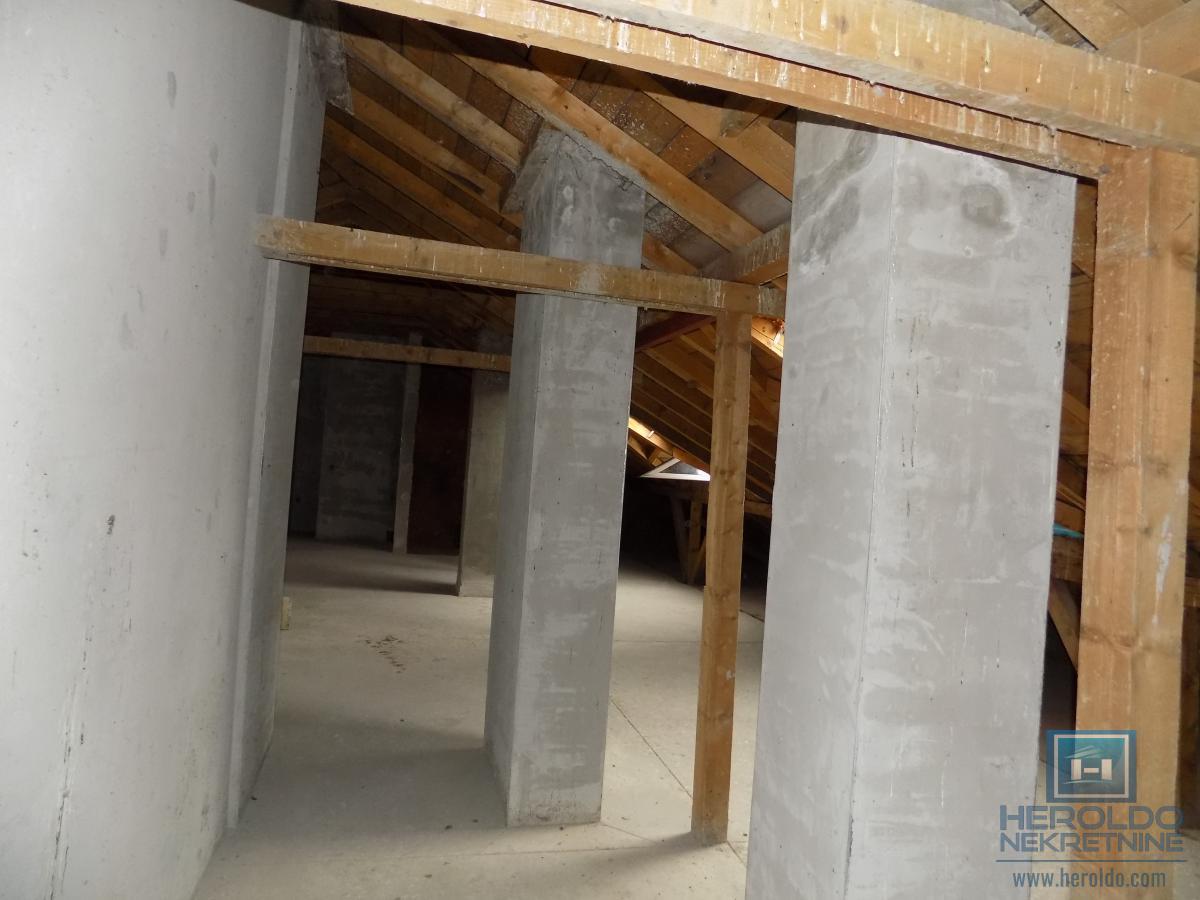 Prodaje se nezavršen stan u Jagodnjaku 6