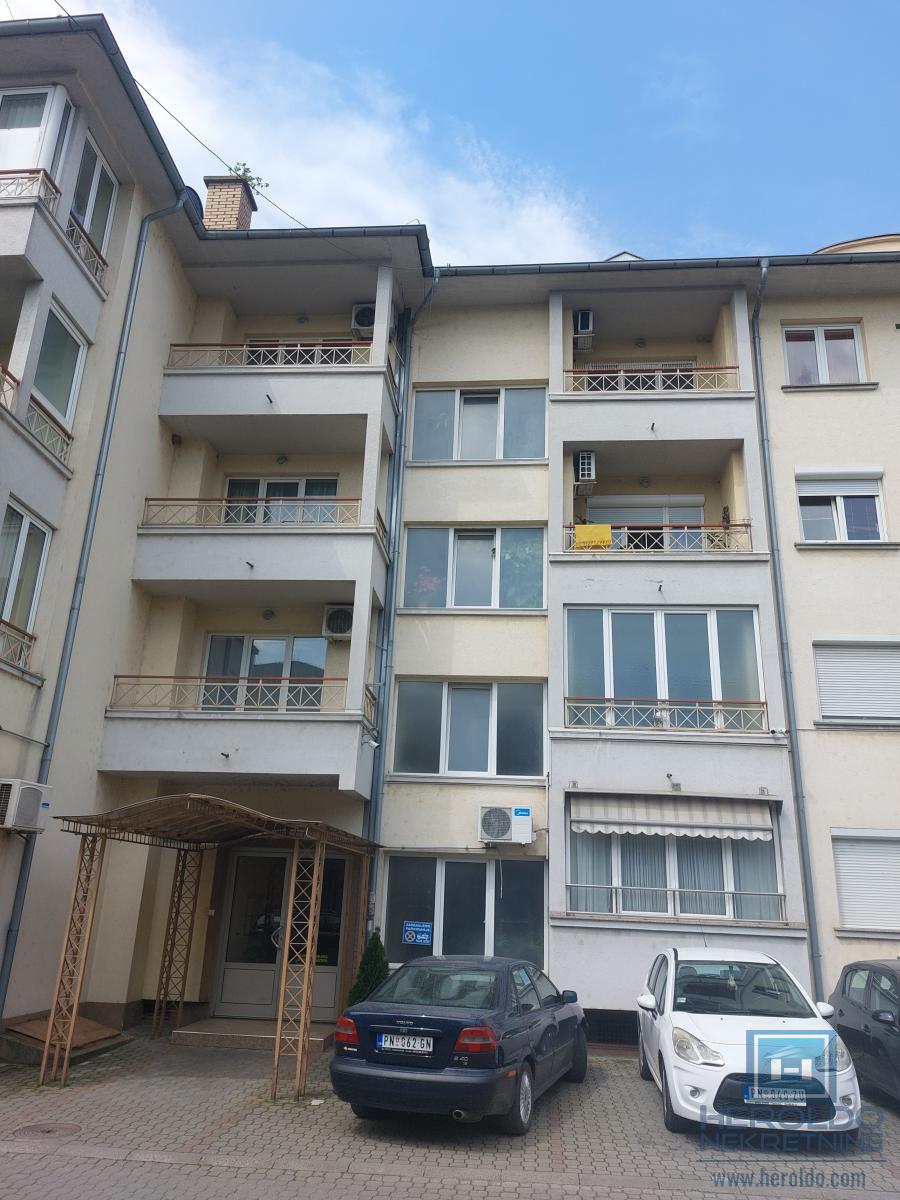 Prodaje se nezavršen stan u Jagodnjaku 8