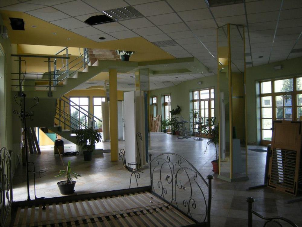 Prodajni prostor sa kancelarijama 4