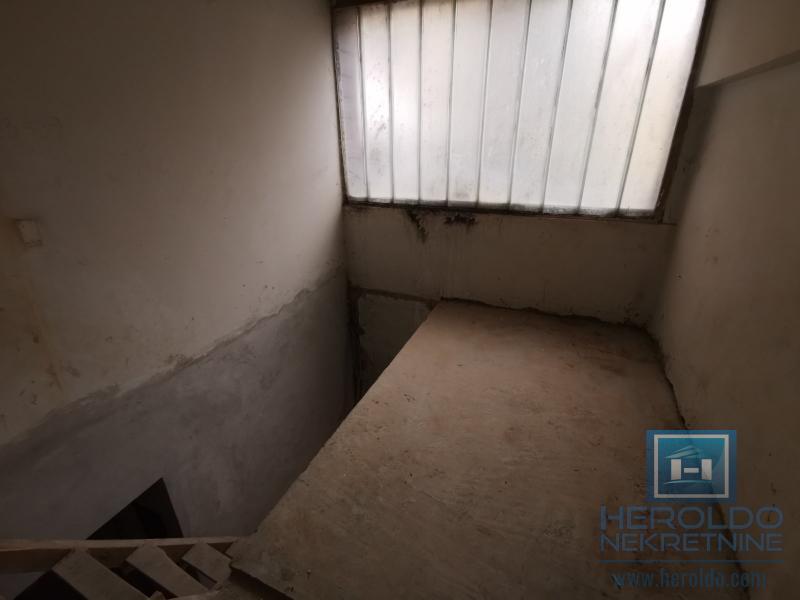 Prostran poslovni prostor 11