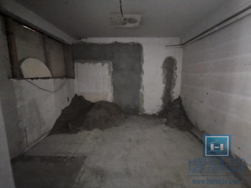 Prostran poslovni prostor 7