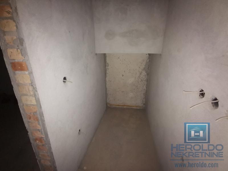 Prostran poslovni prostor 9