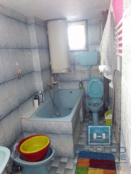 Prostrana kuća za adaptaciju 24