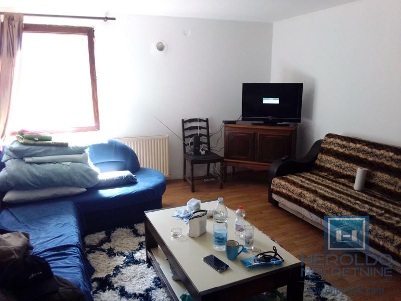 Prostrana kuća za adaptaciju 30