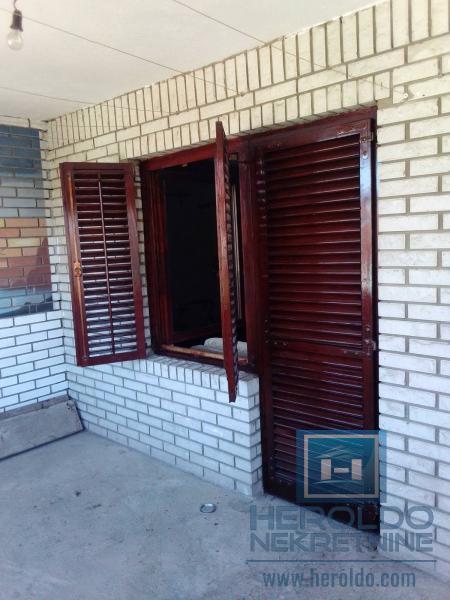 Prostrana kuća za adaptaciju 14