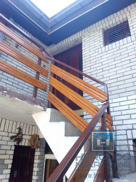 Prostrana kuća za adaptaciju 16