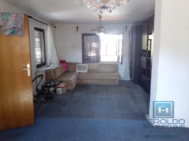 Prostrana kuća za adaptaciju 2