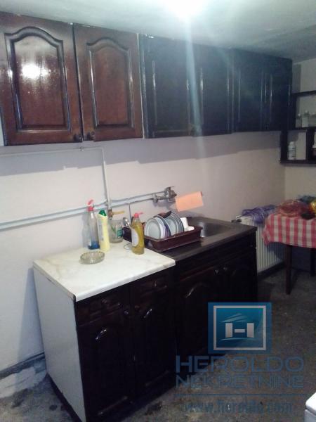 Prostrana kuća za adaptaciju 3