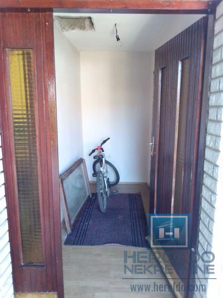 Prostrana kuća za adaptaciju 12