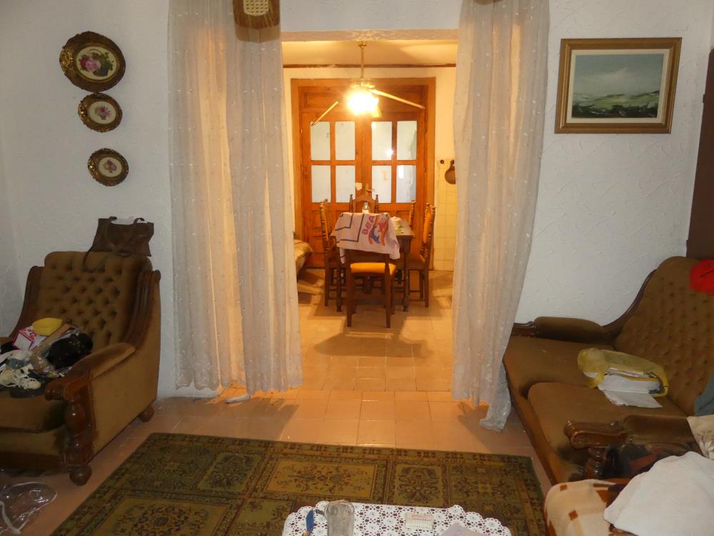 Prostrana seoska kuća u Majuru 8