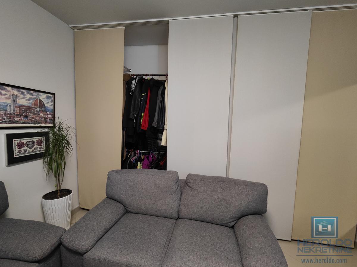 Renoviran stan sa garažom i podrumom kod tehničke škole 4