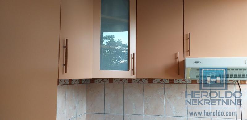 Renoviran stan u naselju Kajsijar 2