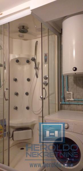 Renoviran stan u naselju Kajsijar 16