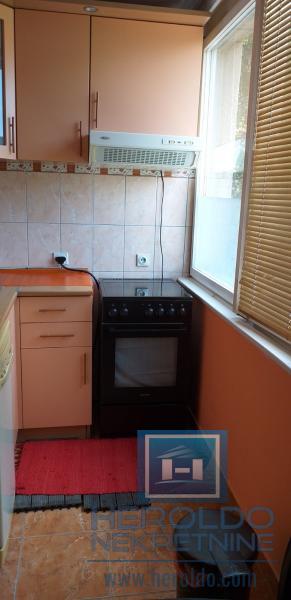 Renoviran stan u naselju Kajsijar 4