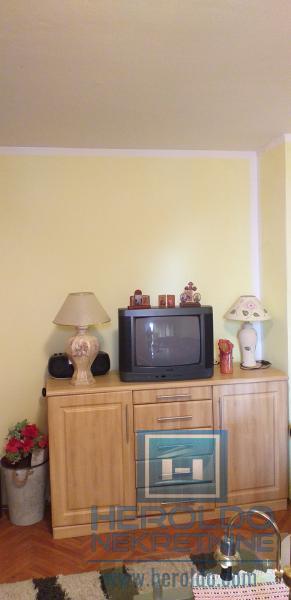 Renoviran stan u naselju Kajsijar 5