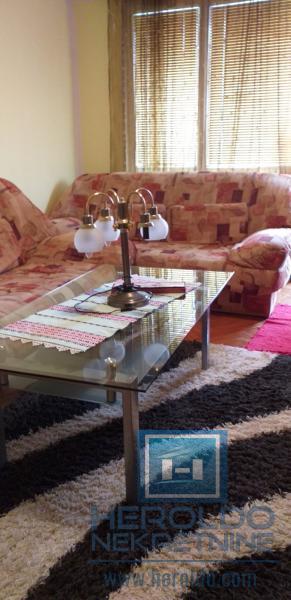 Renoviran stan u naselju Kajsijar 9