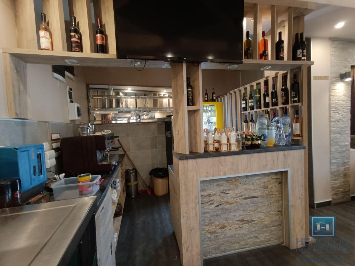 Restoran sa kompletnim inventarom 5