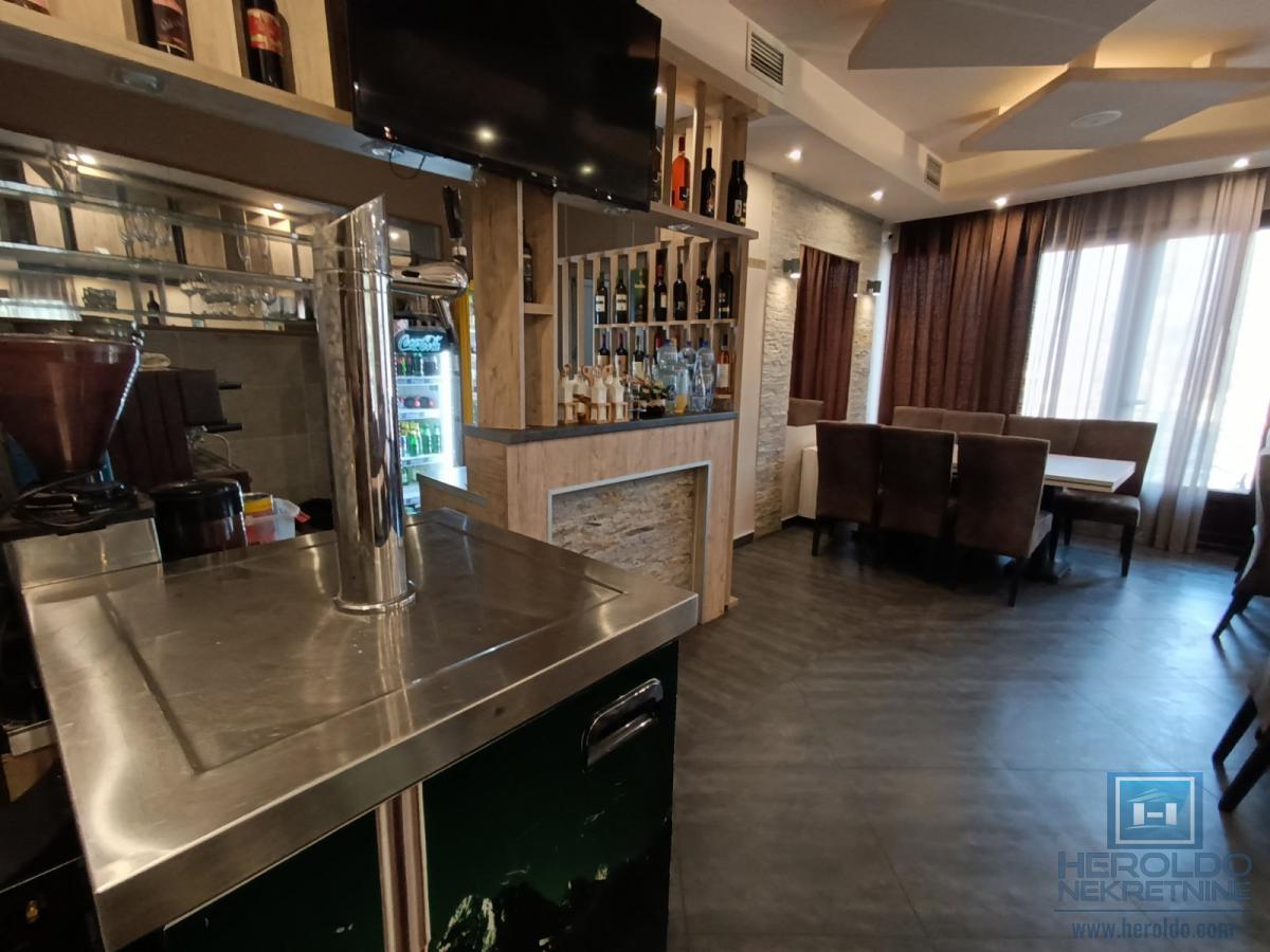 Restoran sa kompletnim inventarom 7