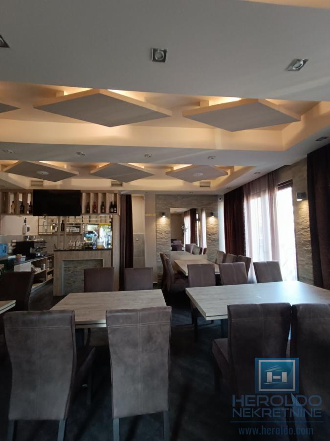 Restoran sa kompletnim inventarom 12