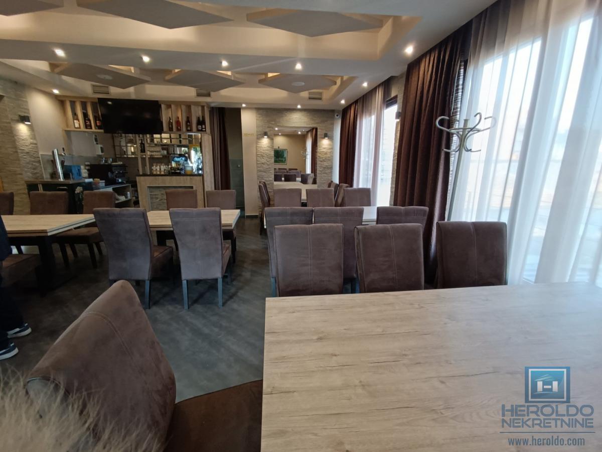 Restoran sa kompletnim inventarom 8