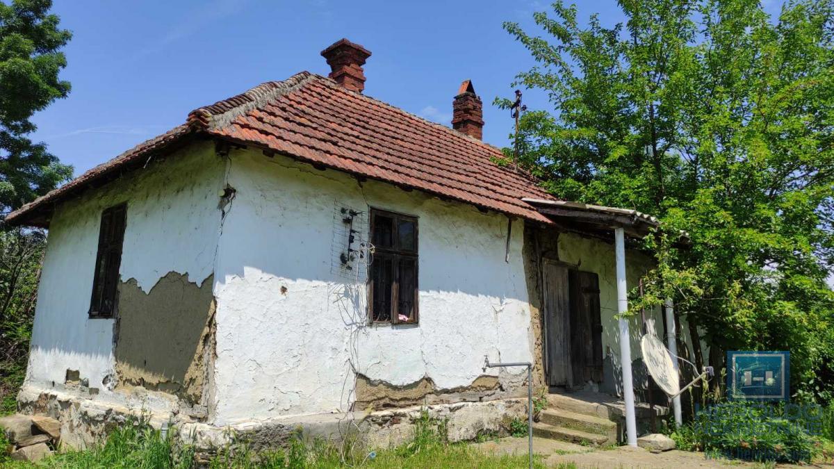 Seosko domacinstvo na 58 ari placa Ribare kod Jagodine 18