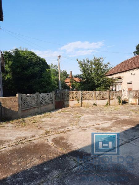 Seosko domaćinstvo sa ekonomskim dvorištem 7