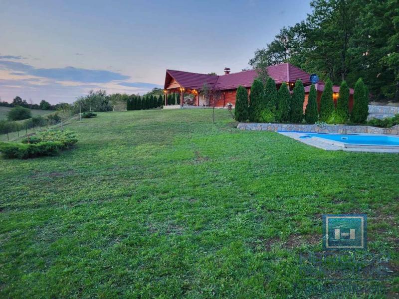 Seosko gazdinstvo, Kragujevac, Velike Pčelice 8