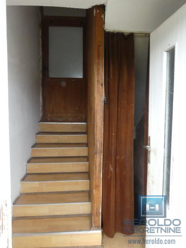 spratna kuća na Štipljanskom putu 2