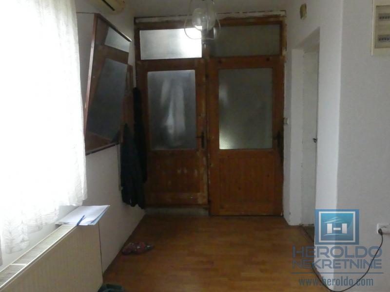 spratna kuća na Štipljanskom putu 8