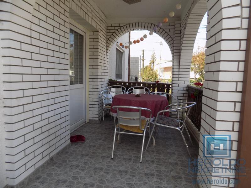 Sređena kuća blizu centra grada 3