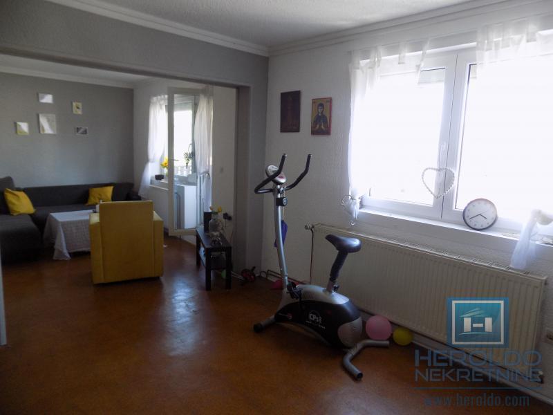 Sređena kuća blizu centra grada 16