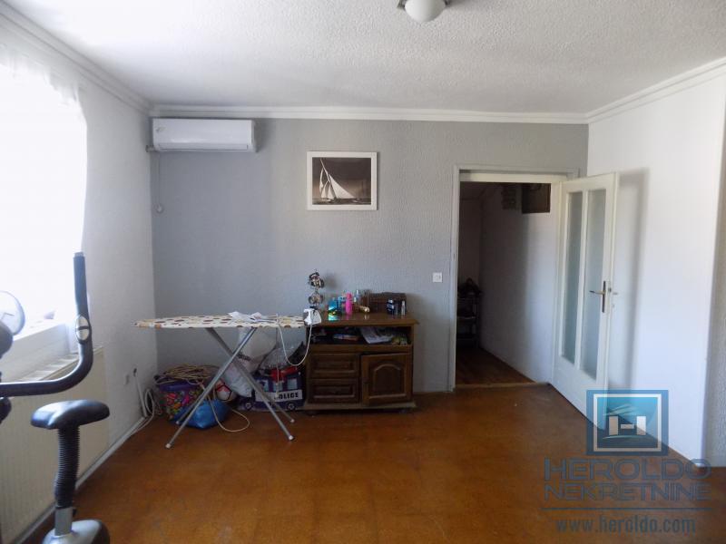 Sređena kuća blizu centra grada 18