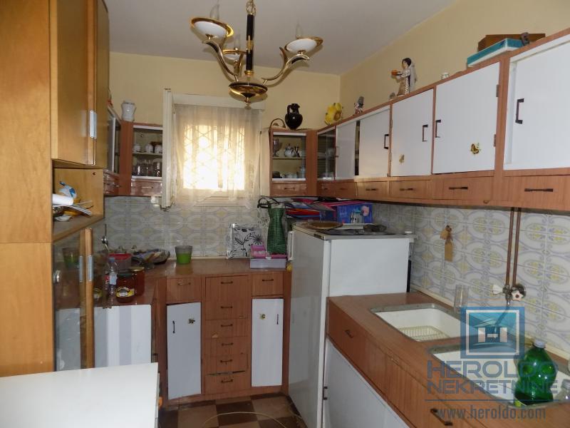 Sređena kuća blizu centra grada 10