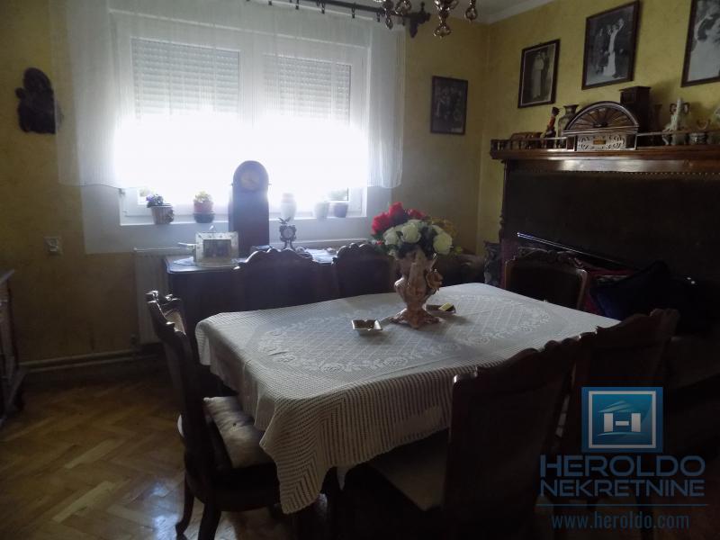 Sređena kuća blizu centra grada 11