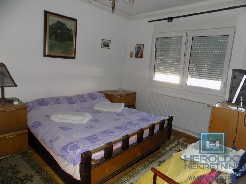 Sređena kuća blizu centra grada 14
