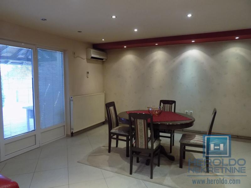 Sređena kuća sa lokalom 6