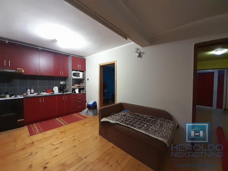 Sređena useljiva kuća, veće površine u blizini Akva parka 20