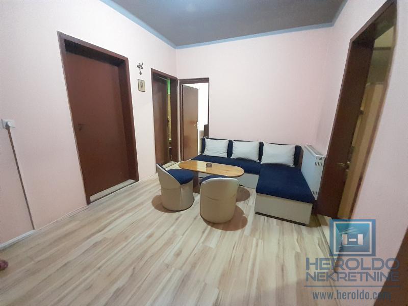 Sređena useljiva kuća, veće površine u blizini Akva parka 10