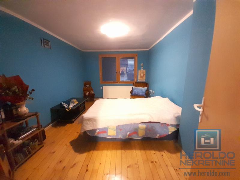 Sređena useljiva kuća, veće površine u blizini Akva parka 17